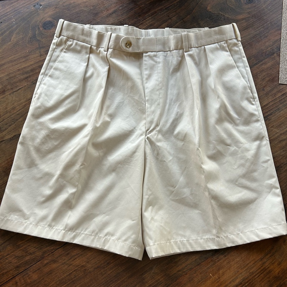 Peter Millar Nano-Luxe Men’s sz 38 Stone colored golf dress shorts soft cotton